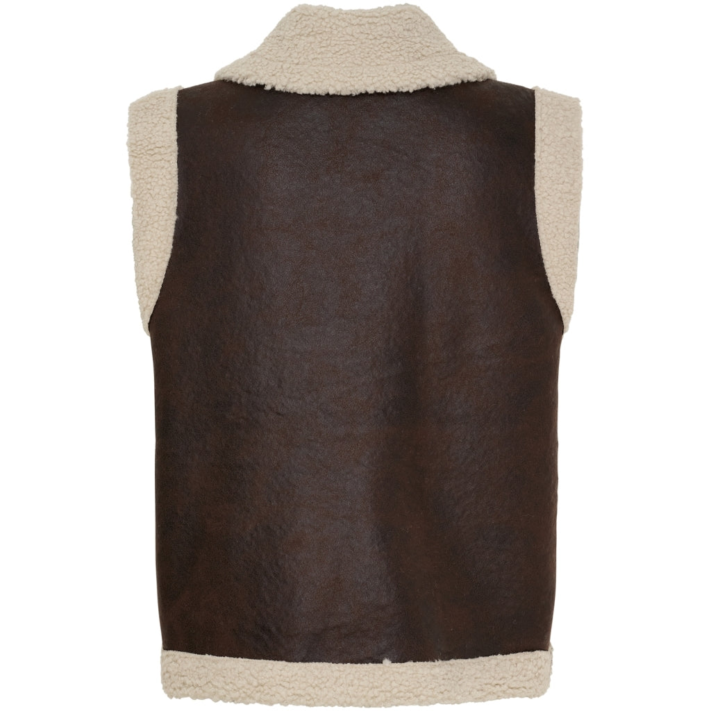 Marta, Valley Vest