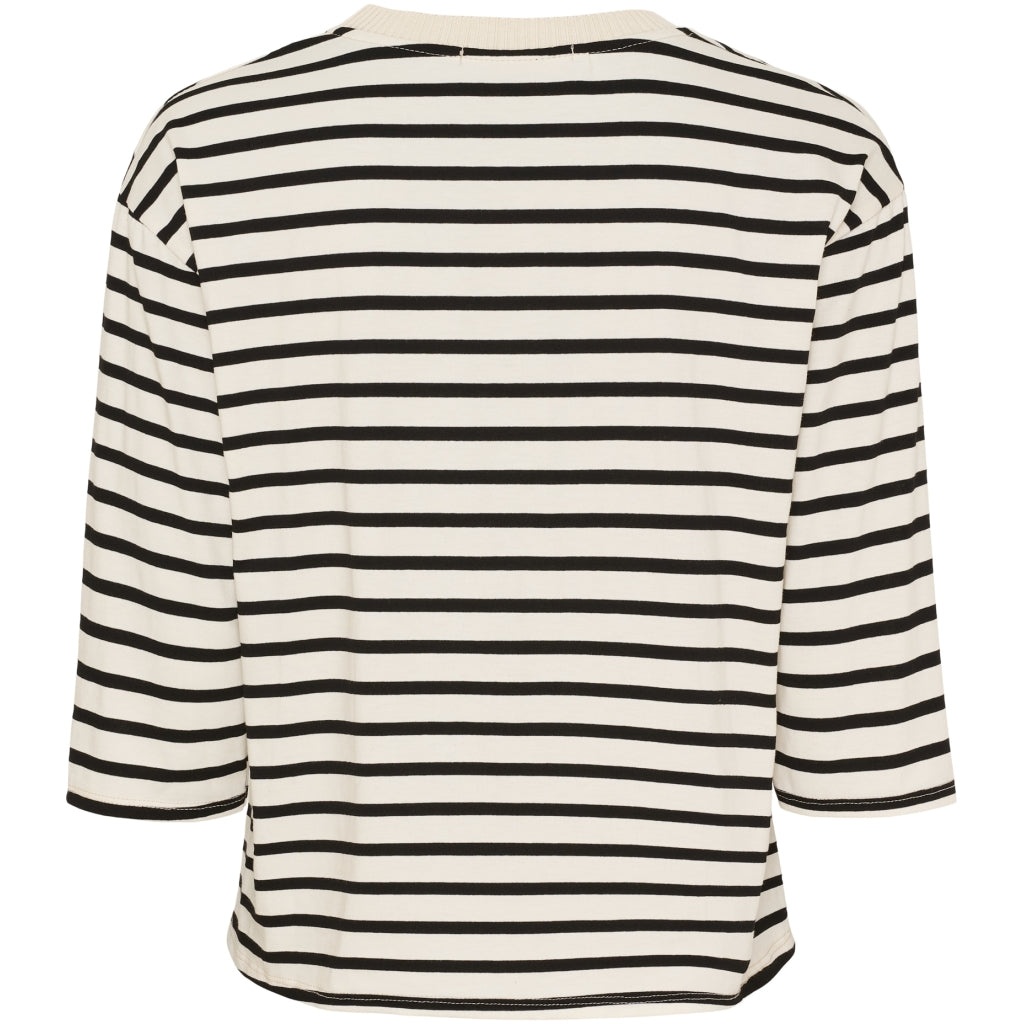 Marta, Beookly Tee