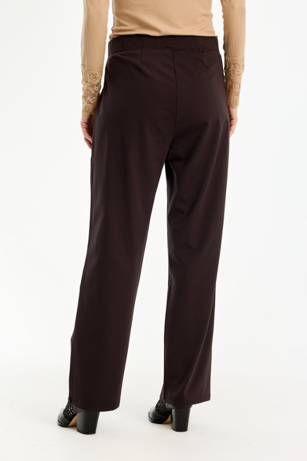 In Front, Isabel Pant