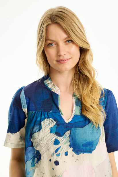 In Front, Gubbi Blouse