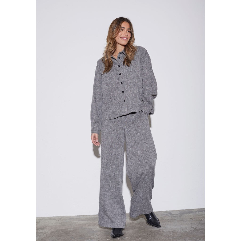 Isay, Kiwi Pant