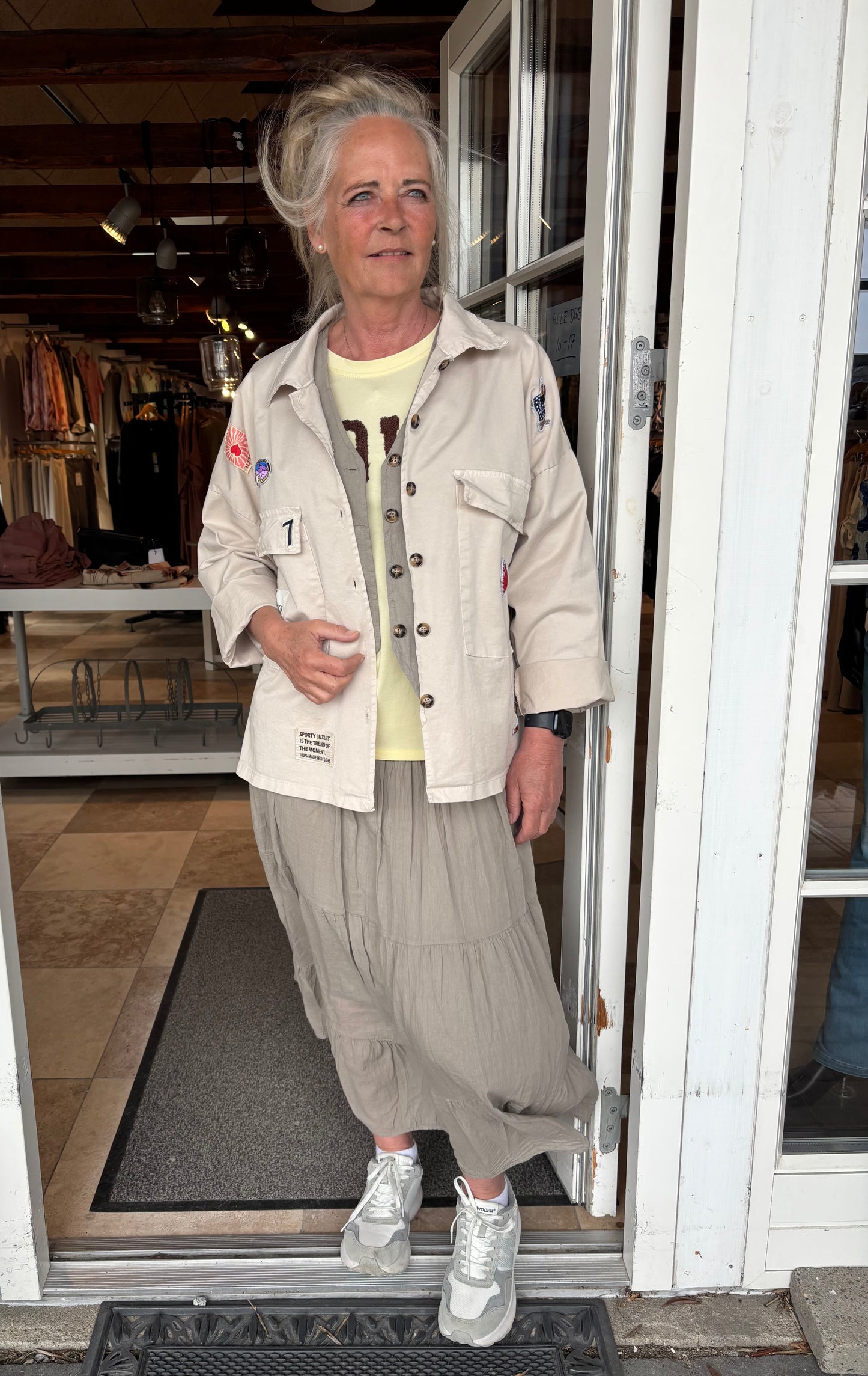 Marta, Anora Nederdel