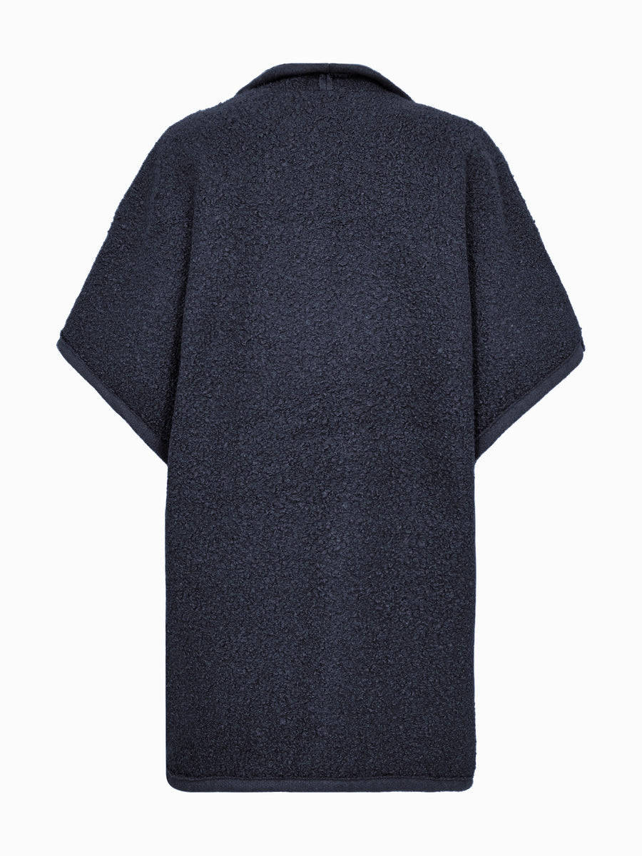 NÜ, Aria Vest