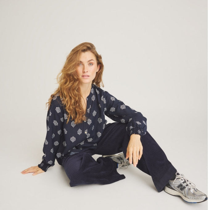 Luxzuz One Two, Arigan Bluse