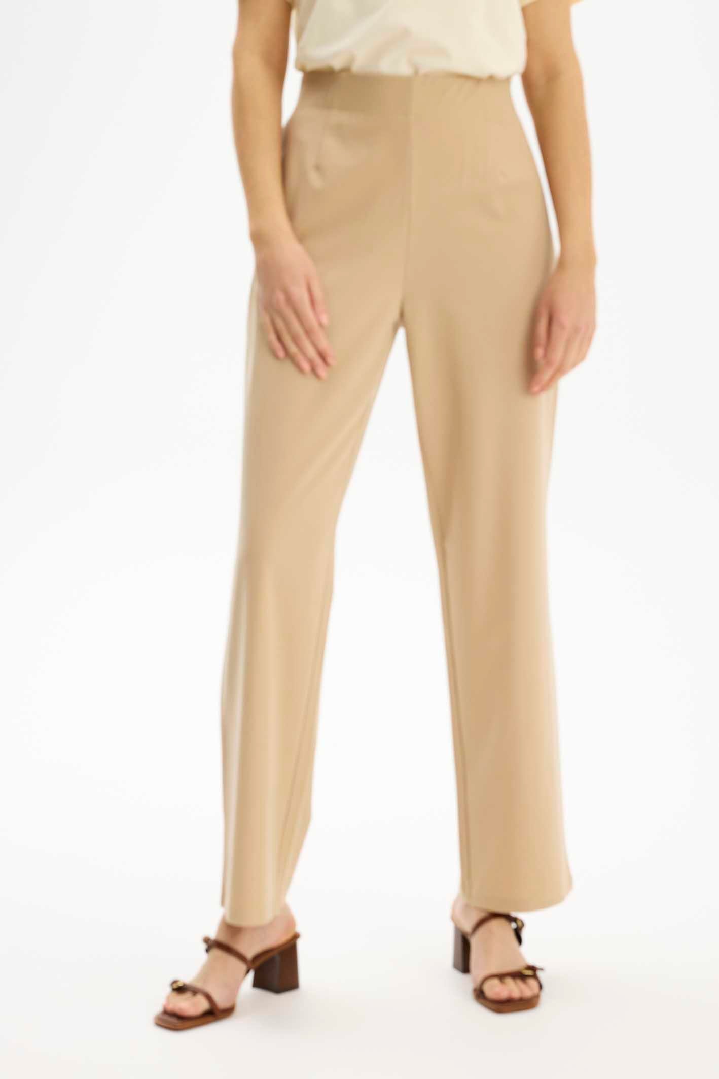 In Front, Isabel Pant