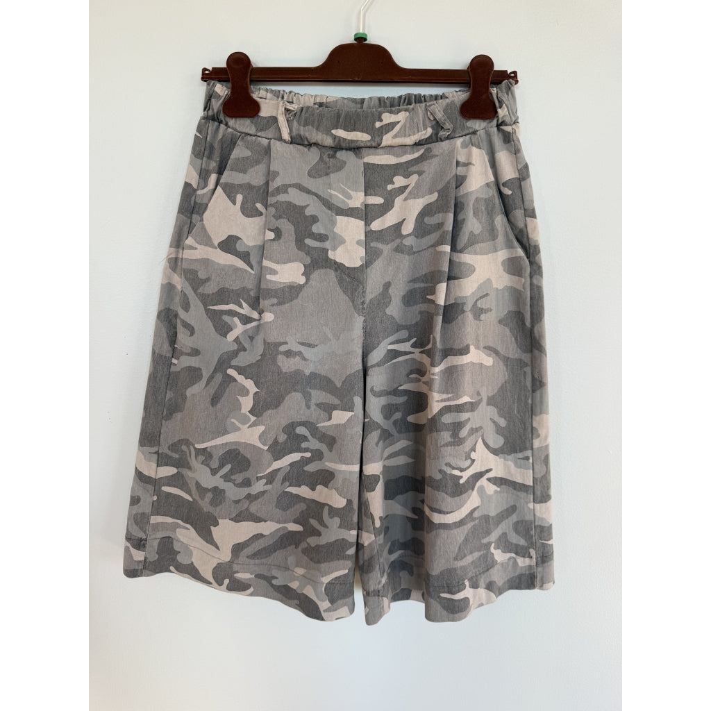 Marta, Zuri Shorts