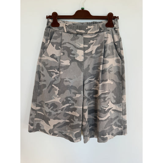 Marta, Zuri Shorts
