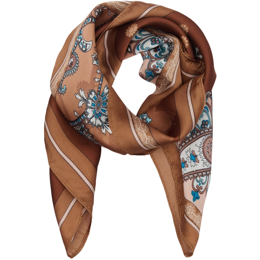 Marta, Juline Scarf