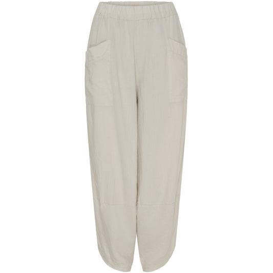 Marta, Maud Pant