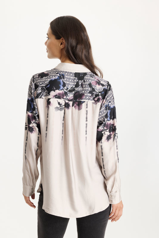 In Front, Sirene Shirt