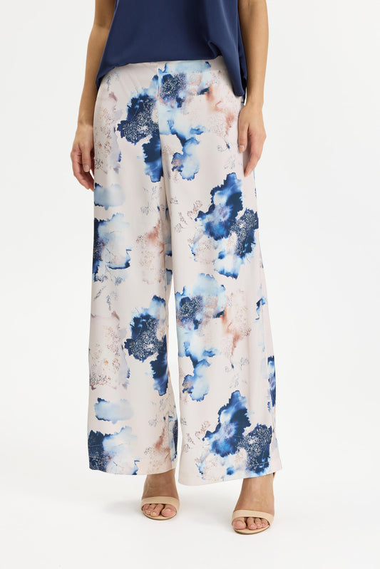 In Front, Nicola Buks