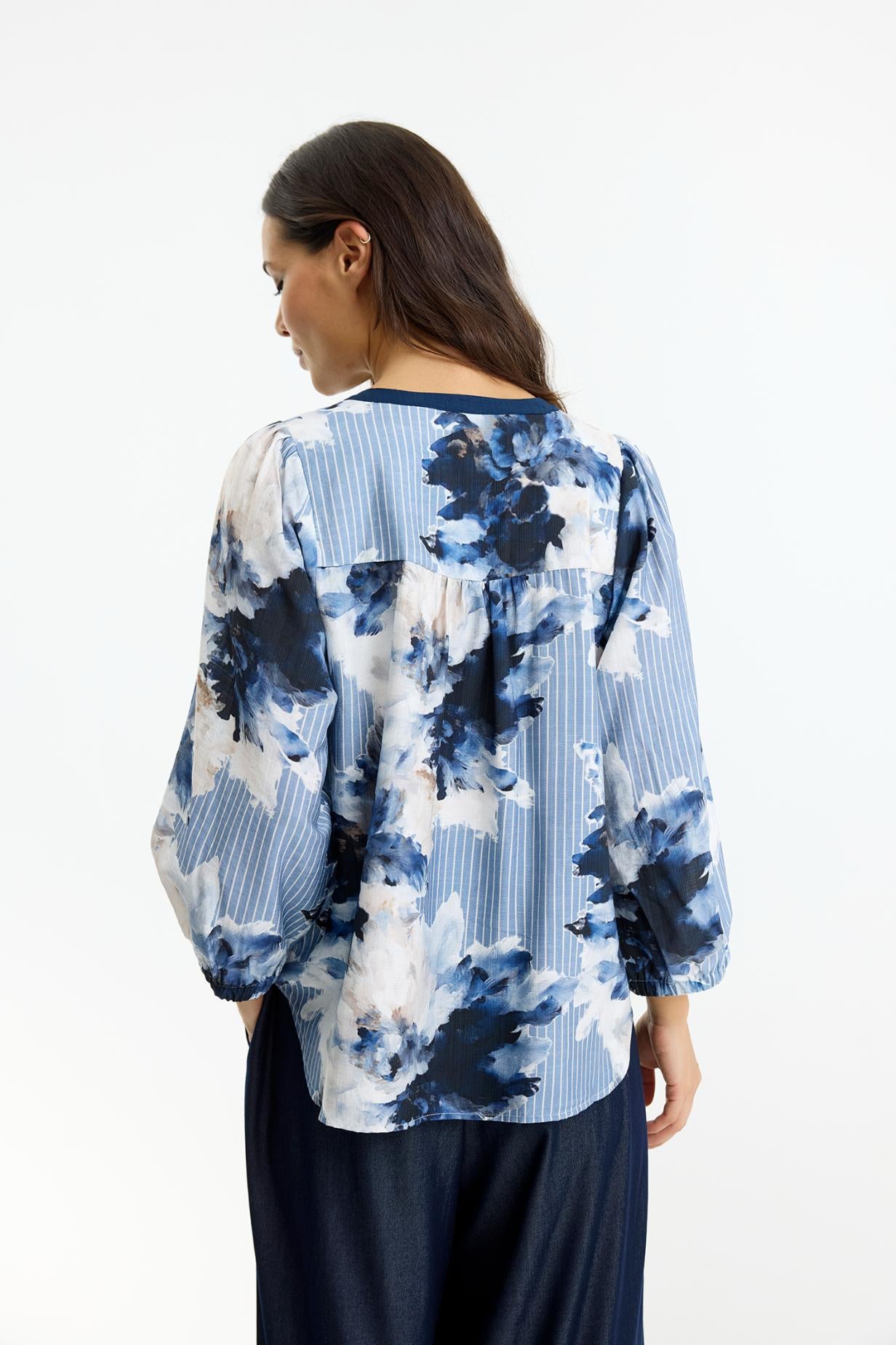 In Front, Ofelia Bluse