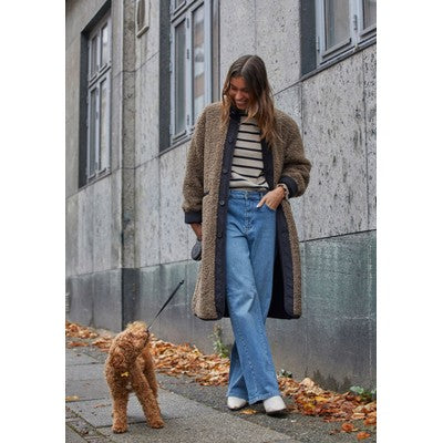Isay, Jenka Vendbar Frakke