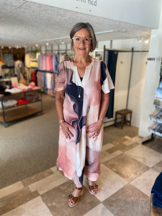 In Front, Frederika Kjole