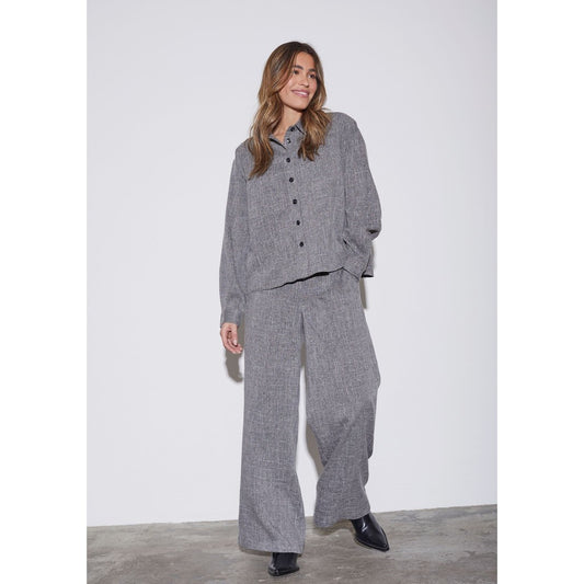 Isay, Kiwi Pant