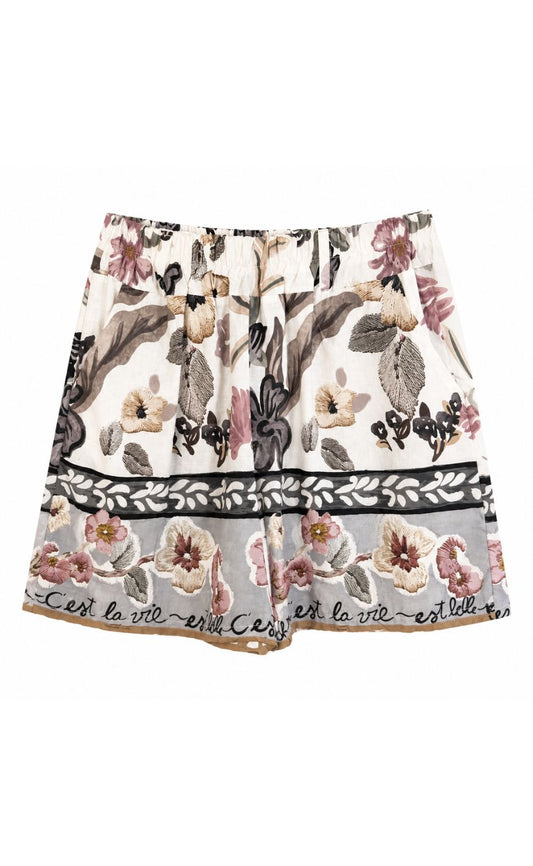 Marta, Tora Shorts