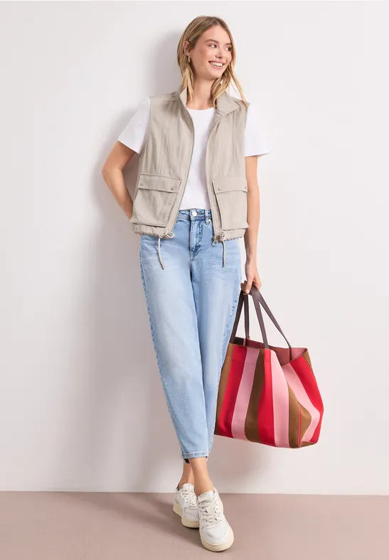 Street One, Vest