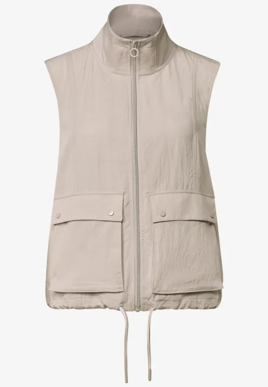 Street One, Vest