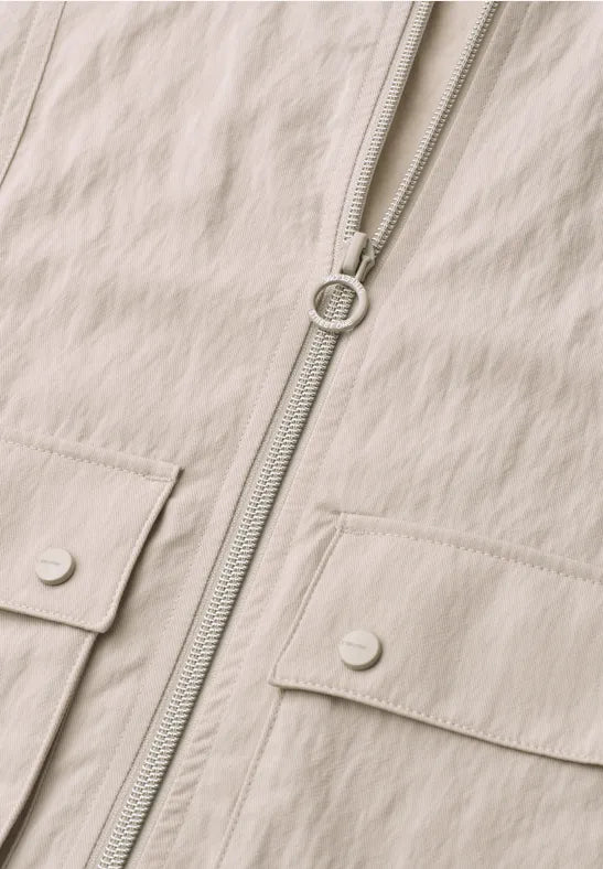 Street One, Vest
