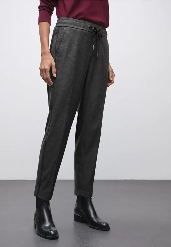 Street One, Bonny Buks