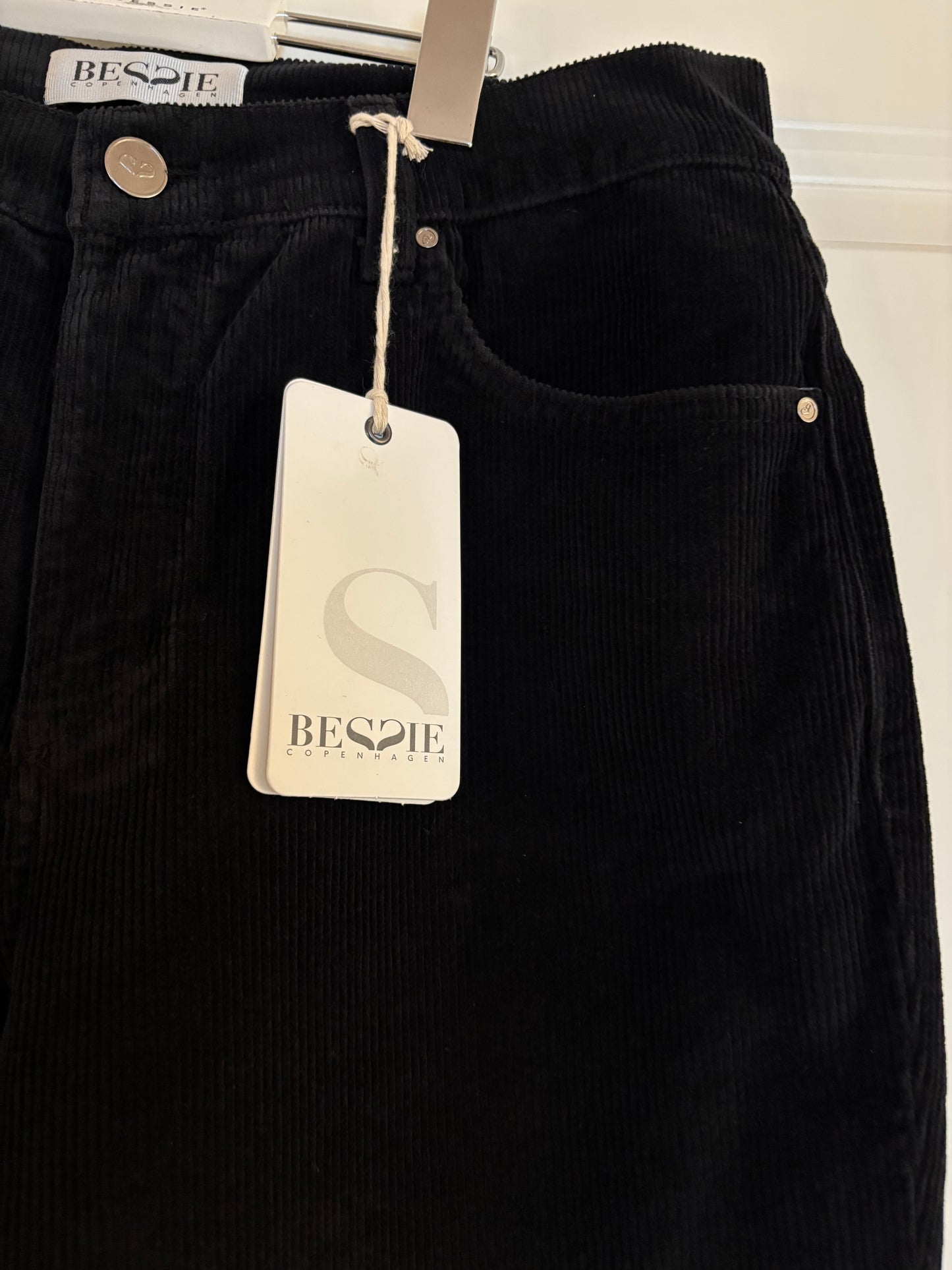 Bessie Copenhagen, Fløjlsbuks Light-FL