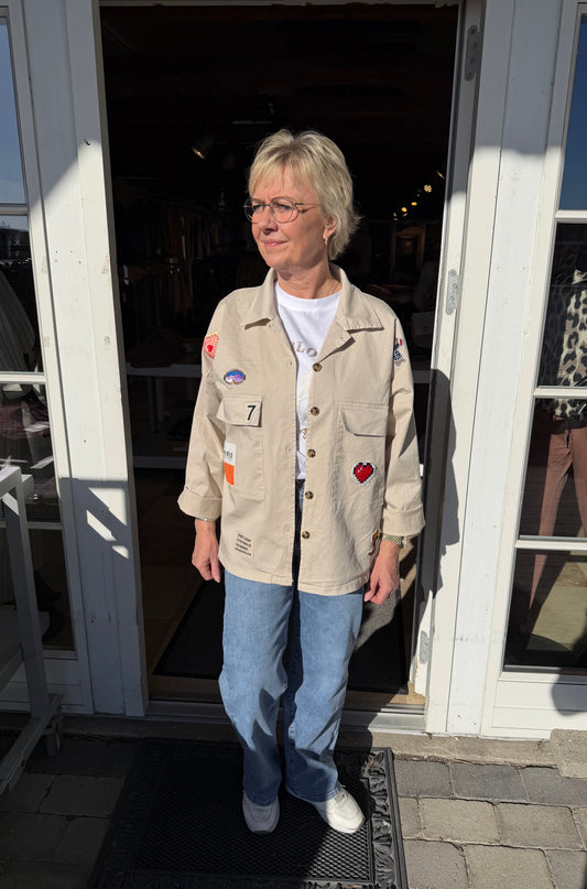 Marta, Astoria Jakke