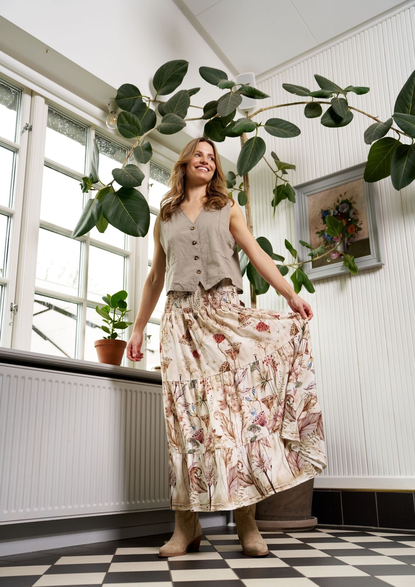 Marta, Princess Nederdel, XPA5021, beige er i restordre, men du kan bestille og den leveres i uge 25