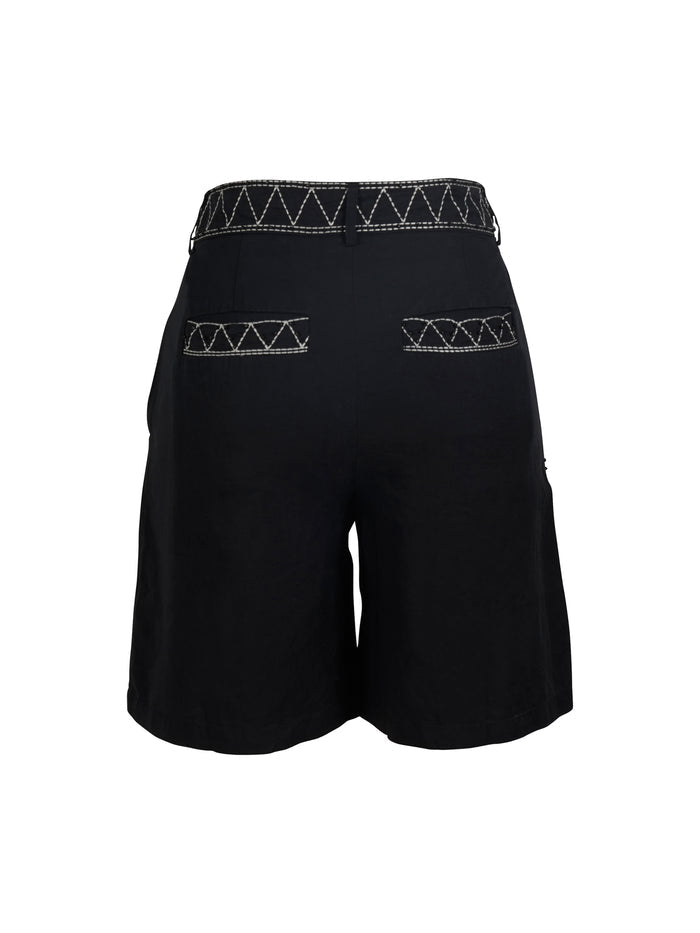 NÜ, Zanna Shorts