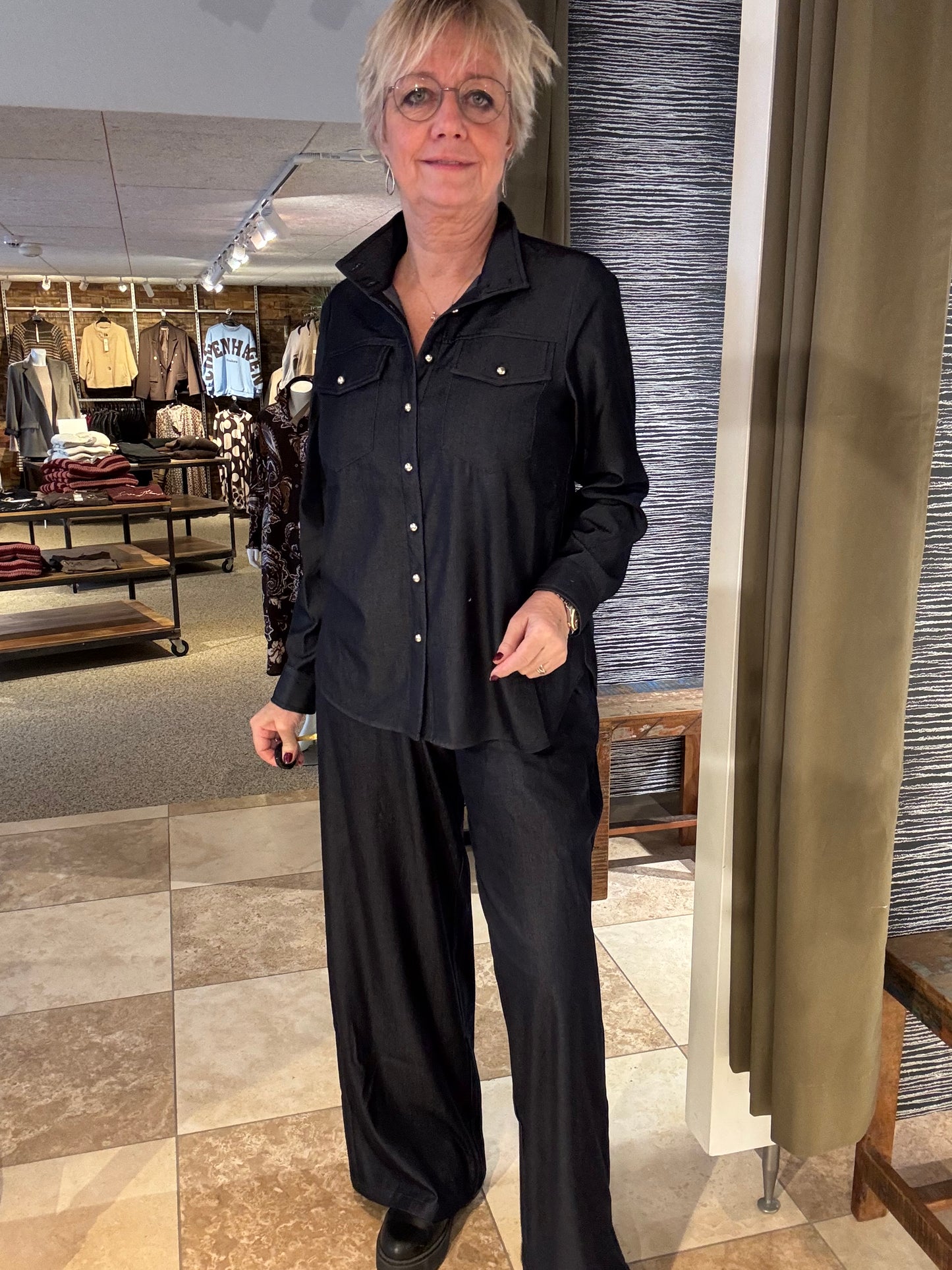 In Front, Hanna Pant, Lang