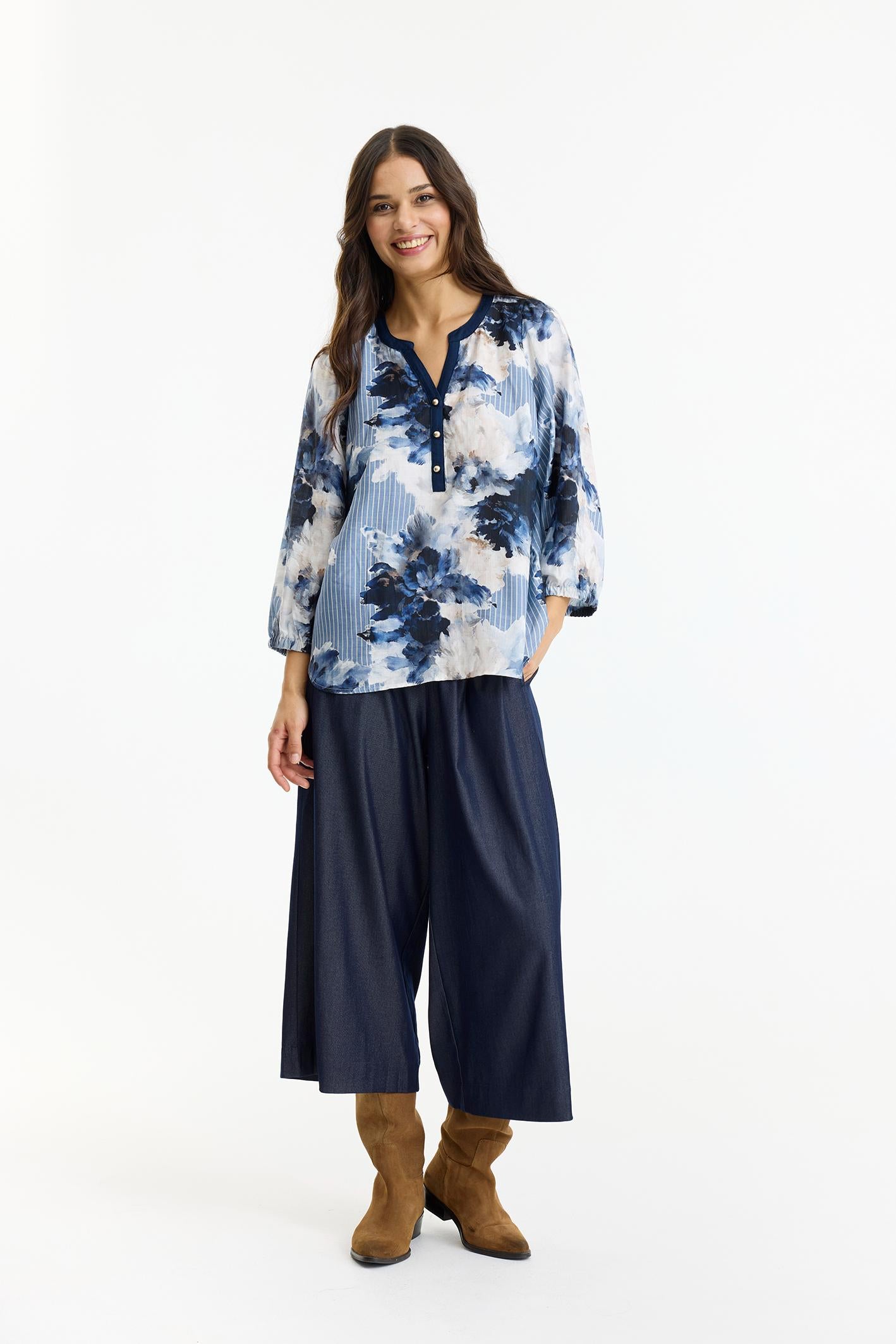 In Front, Ofelia Bluse