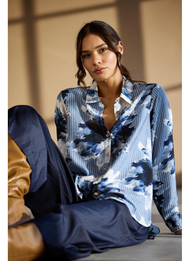 In Front, Ofelia Skjorte