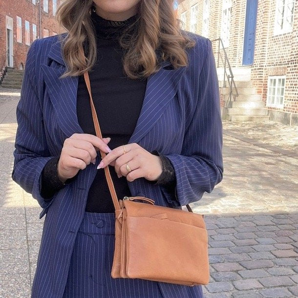 Treats, Ulla Clutch